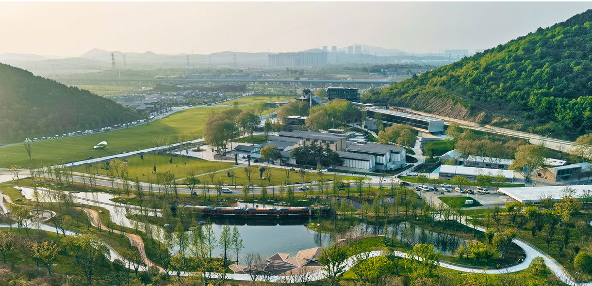 地质科普馆周边景观鸟瞰实景图.jpg